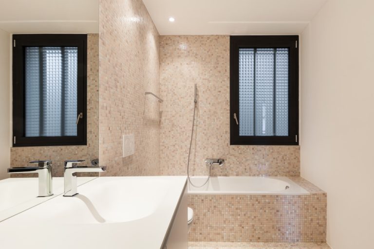 Bathtub Wall Liner Design - 2 Reasons to Lose the Bathtub